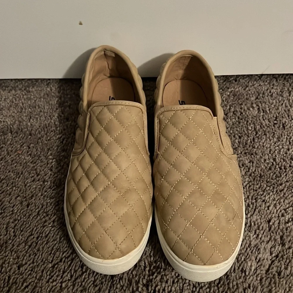 SODA slip on Shoes 7.5